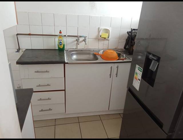 1 BEDROOM PROPERTY TO RENT IN POINT
